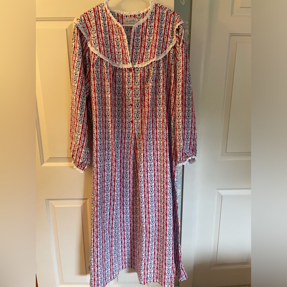 Lanz of Salzburg Nightgown size 2X